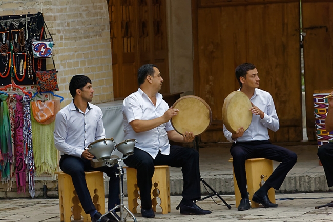 Défilé de mode, concert, danses-006